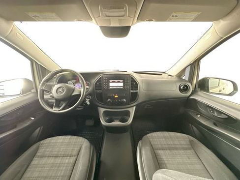 Used 2018 Mercedes-Benz Metris image 3