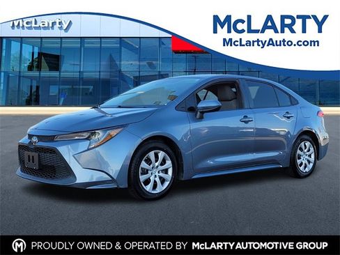 Used 2021 Toyota Corolla LE image 1