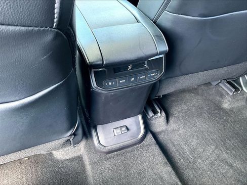 Used 2023 Toyota Highlander XSE AWD/4WD image 29