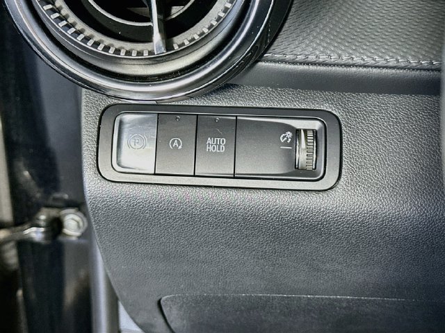 Used 2025 Chevrolet Equinox LT w/ Convenience Package II FWD image 11