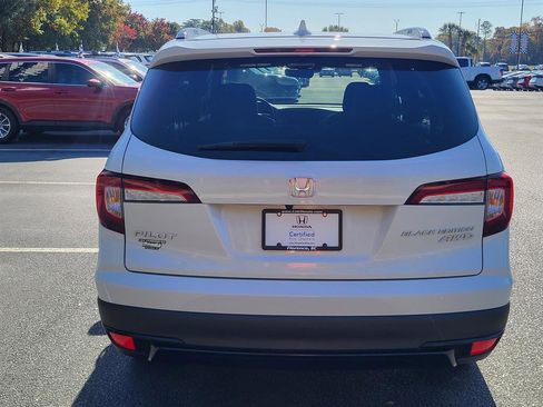 Certified 2022 Honda Pilot Black Edition image 3