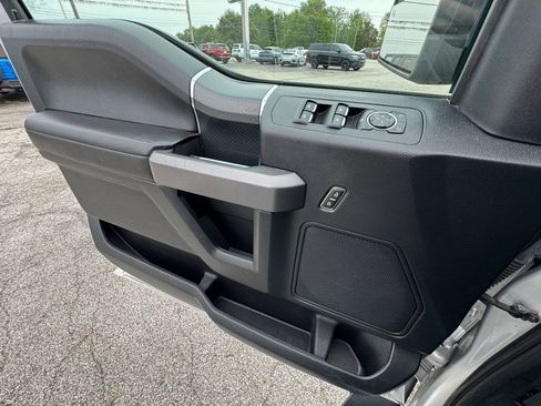 Used 2019 Ford F150 XLT w/ Equipment Group 302A Luxury AWD/4WD image 26