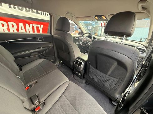 Used 2020 Kia Sorento LX w/ LX I4 Convenience Package AWD/4WD image 14