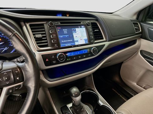 Used 2017 Toyota Highlander Limited Platinum AWD/4WD image 26