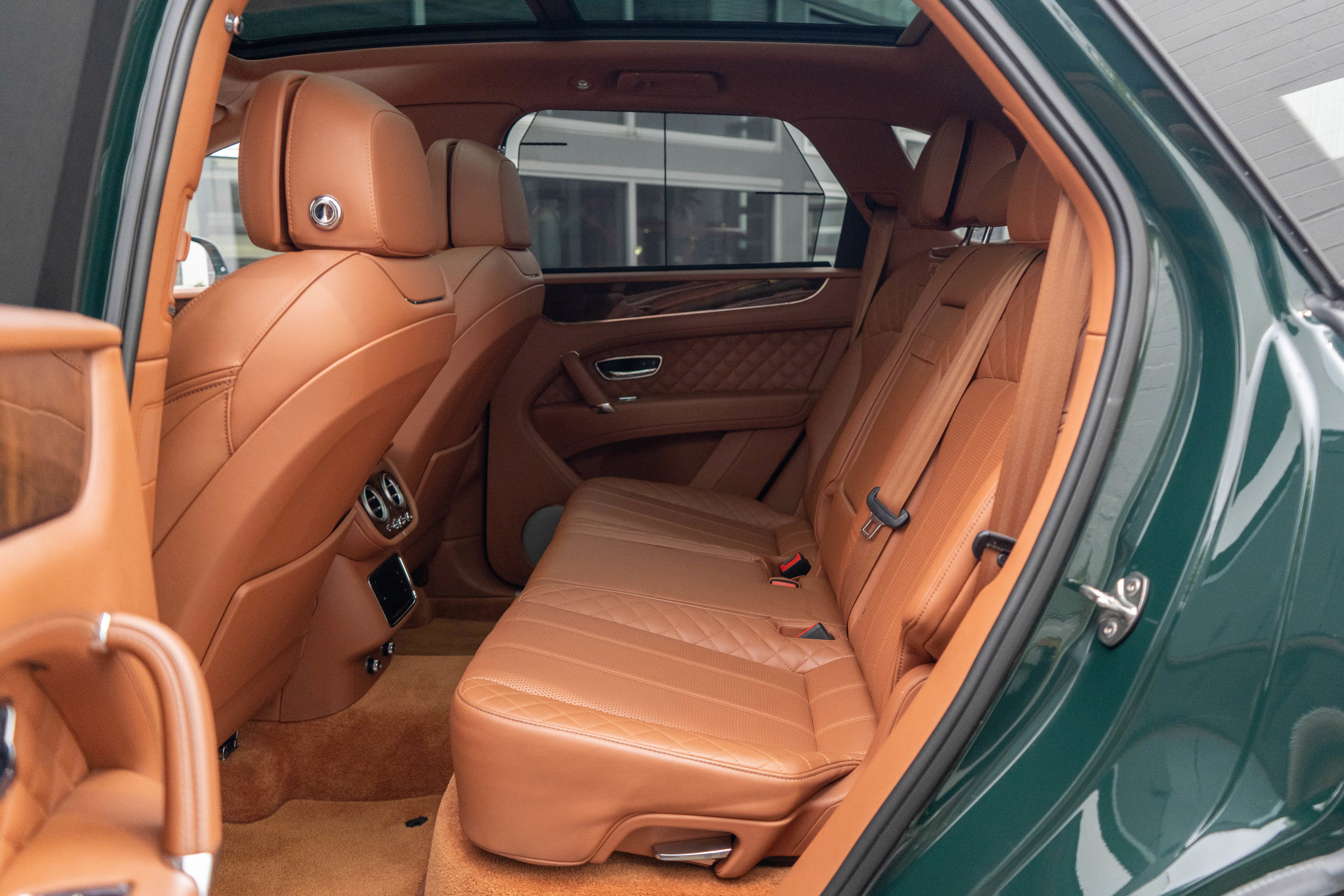 Used 2017 Bentley Bentayga AWD/4WD image 32