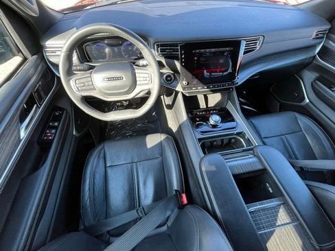 Used 2024 Jeep Wagoneer L Series II w/ Flexible Seating Group image 10