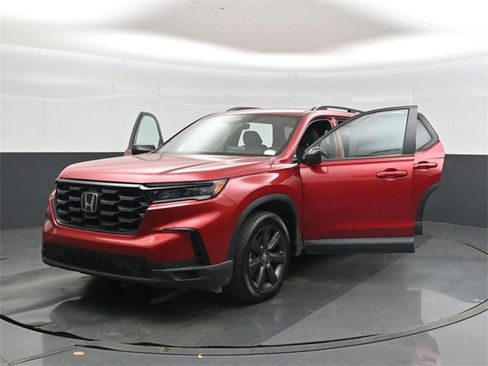 Used 2025 Honda Pilot Sport image 46