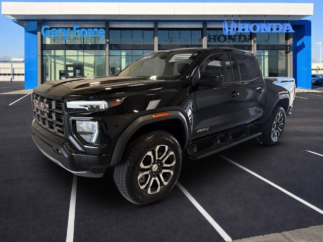 Used 2024 GMC Canyon AT4 w/ AT4 Premium Package AWD/4WD image 4