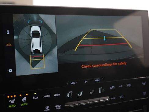 Used 2024 Toyota bZ4X Limited image 25