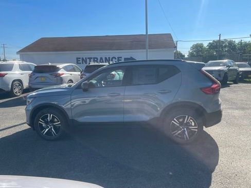 New 2026 Volvo XC40 B5 Core w/ Protection Package Premier AWD/4WD image 4