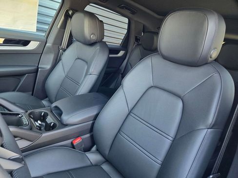 New 2025 Porsche Cayenne S image 5