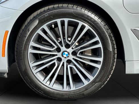 Used 2020 BMW 530e w/ Convenience Package RWD image 25