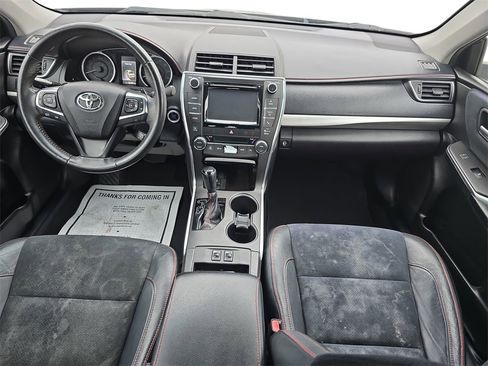 Used 2017 Toyota Camry XSE image 9