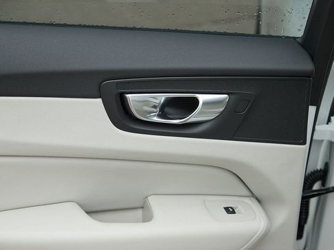 New 2026 Volvo XC60 B5 Ultra w/ Protection Package Premier image 18