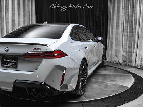Used 2025 BMW M5 w/ Carbon Package image 45