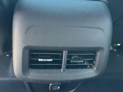 Used 2024 Chevrolet Equinox LT FWD image 15