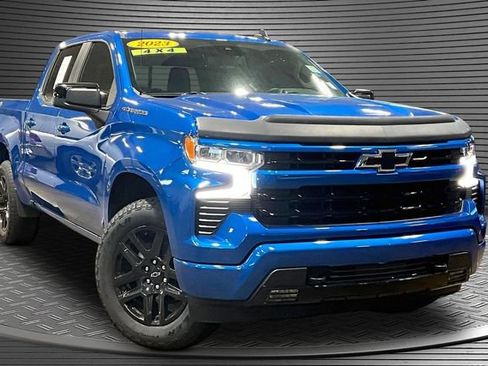 Used 2023 Chevrolet Silverado 1500 RST w/ Convenience Package II AWD/4WD image 3