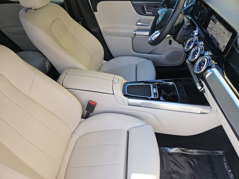 Certified 2025 Mercedes-Benz GLB 250 GLB 250 image 10