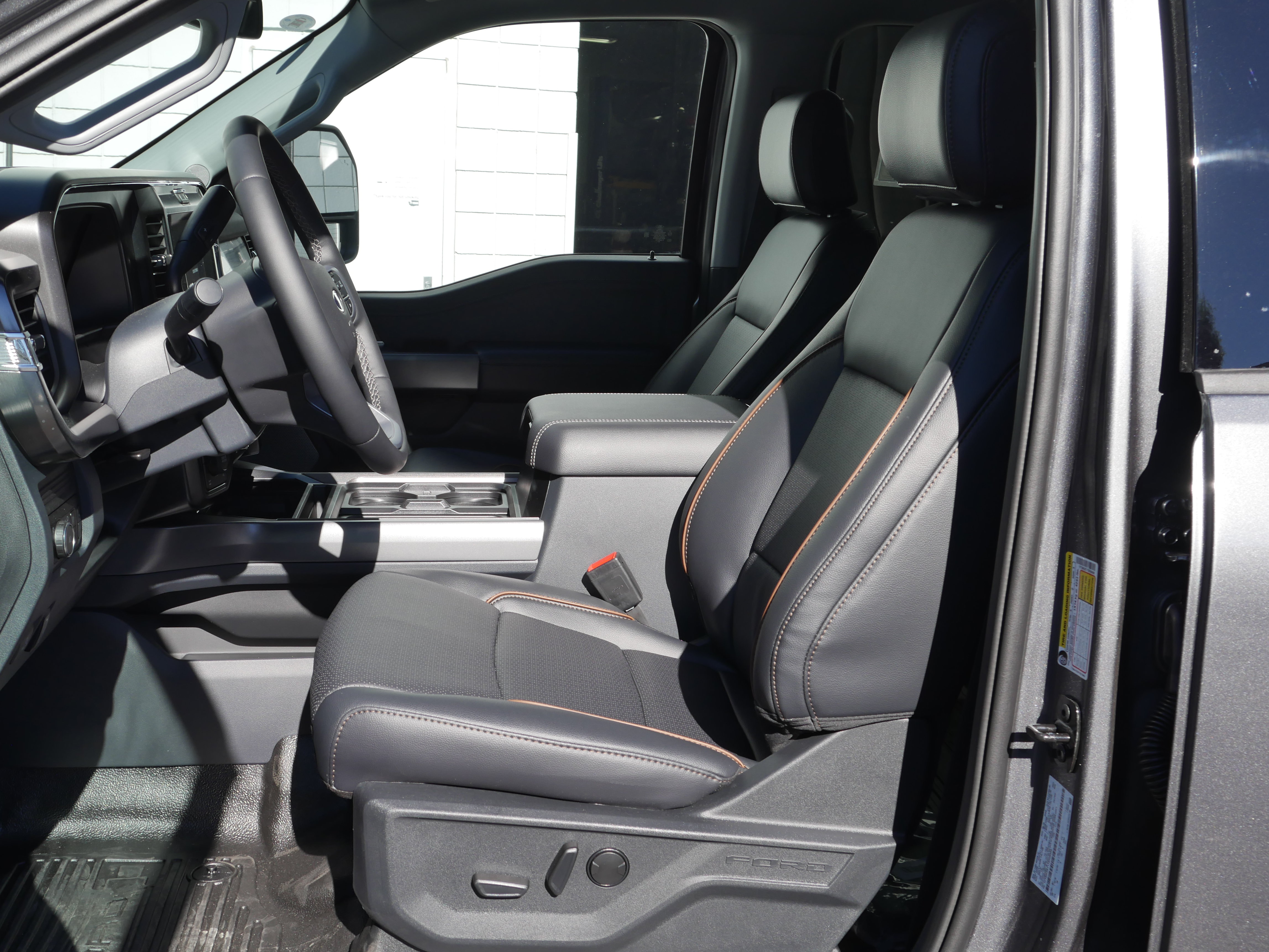 New 2026 Ford F350 Lariat w/ Black Appearance Package AWD/4WD image 3