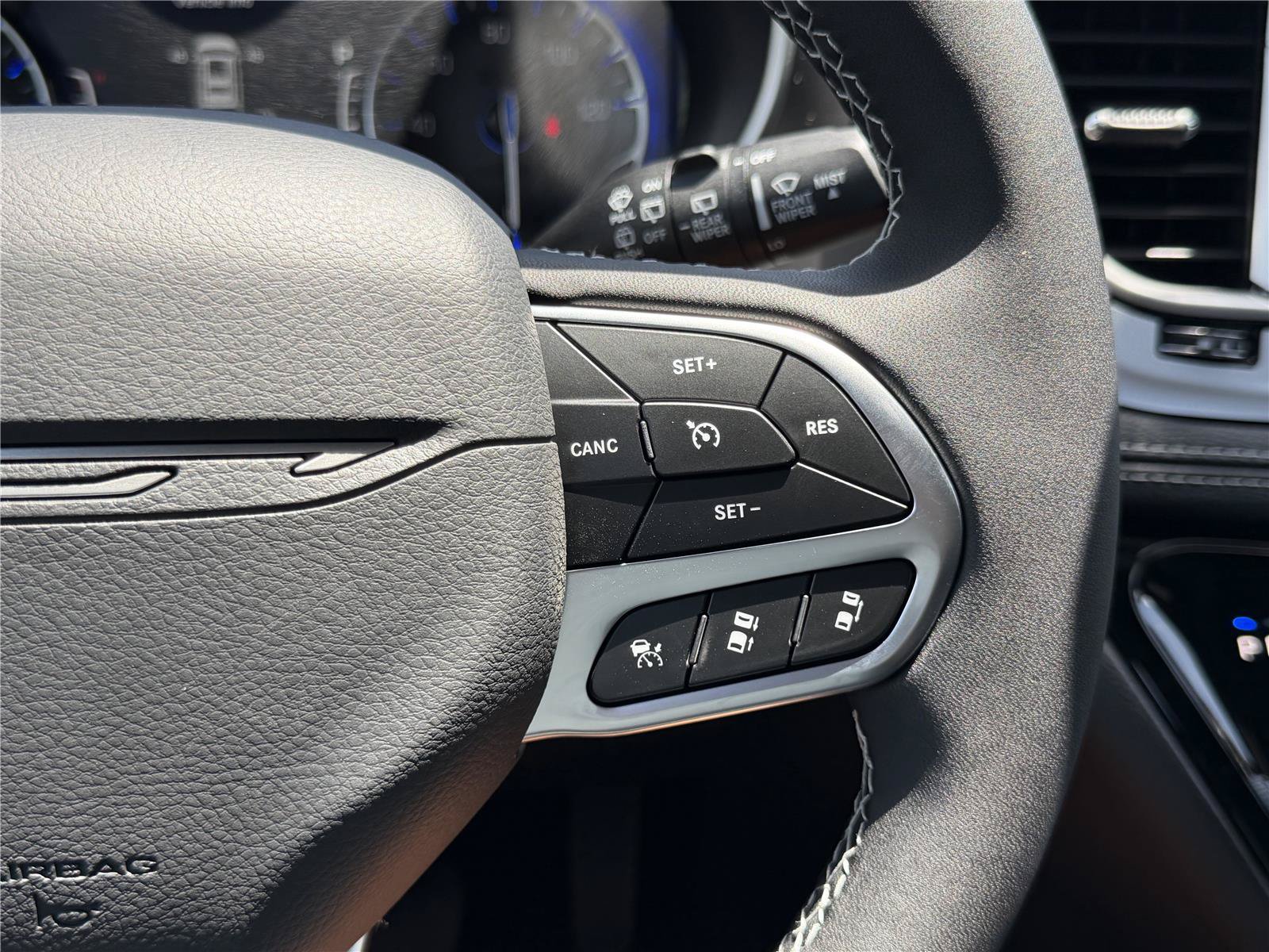 New 2027 Chrysler Pacifica Select FWD image 21