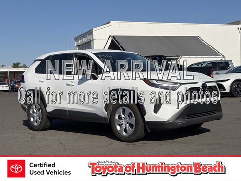 Certified 2025 Toyota RAV4 LE AWD/4WD image 1