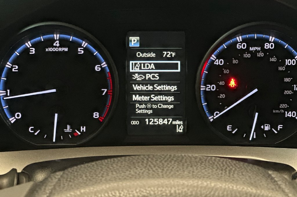 Used 2017 Toyota RAV4 LE FWD image 26