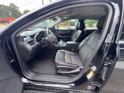 Used 2020 Chevrolet Impala LT FWD image 12