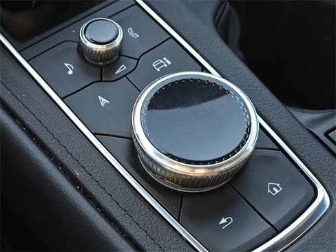 Used 2024 Cadillac XT4 Premium Luxury image 17