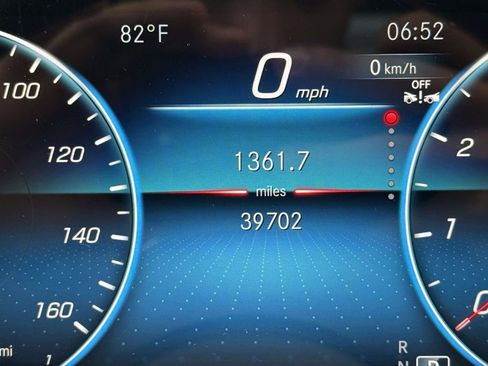 Used 2023 Mercedes-Benz CLA 250 4MATIC image 27