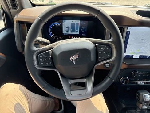 Used 2023 Ford Bronco Outer Banks AWD/4WD image 9