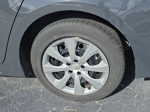 Used 2024 Toyota Corolla LE image 4