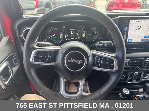 Used 2024 Jeep Wrangler Unlimited Sahara w/ Technology Group AWD/4WD image 25