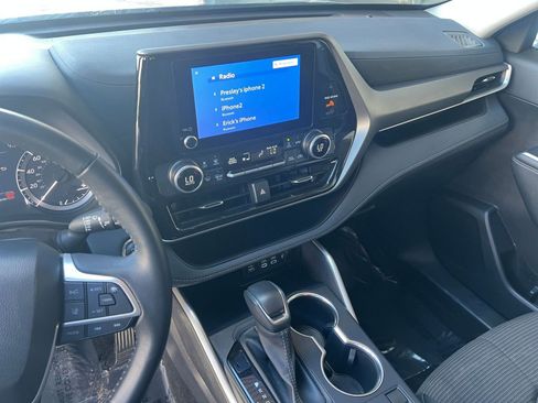 Used 2025 Toyota Highlander LE image 17