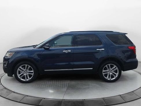 Used 2016 Ford Explorer Limited w/ Equipment Group 301A AWD/4WD image 2