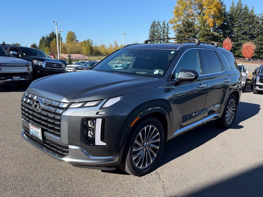 Used 2023 Hyundai Palisade Calligraphy w/ Winter Package AWD/4WD image 1
