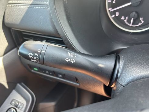Used 2025 Nissan Sentra SV FWD image 22