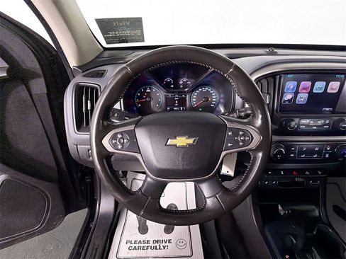 Used 2015 Chevrolet Colorado Z71 image 11