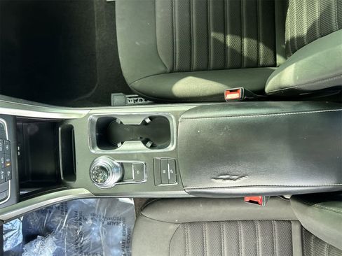 Used 2020 Ford Fusion SE image 16