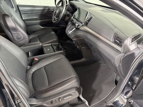 Used 2025 Honda Odyssey Sport-L image 16
