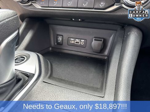 Used 2025 Nissan Sentra SV FWD image 47