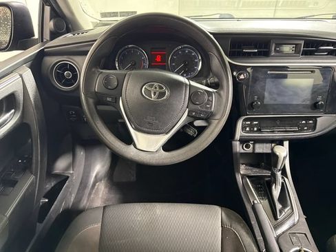 Used 2019 Toyota Corolla LE FWD image 18