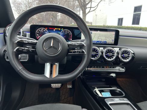 Used 2025 Mercedes-Benz CLA 250 image 30