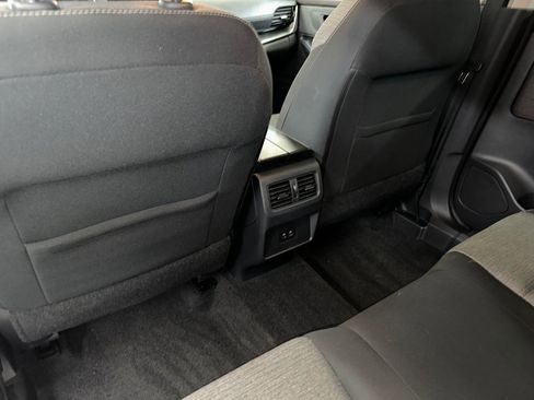 Used 2022 Nissan Rogue SV AWD/4WD image 18