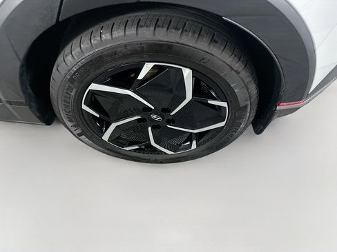 Used 2024 Hyundai Ioniq 5 SE image 11