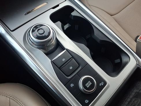 Used 2024 Ford Explorer Limited AWD/4WD image 17
