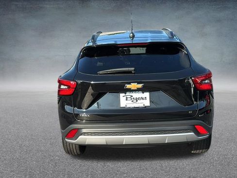 Used 2025 Chevrolet Trax LT FWD image 30