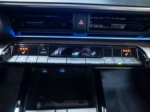 New 2026 Toyota Prius XLE image 27