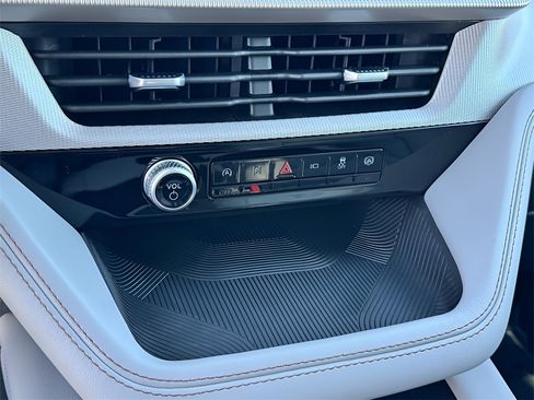 New 2026 Ford Explorer Active w/ Active Comfort Package image 33