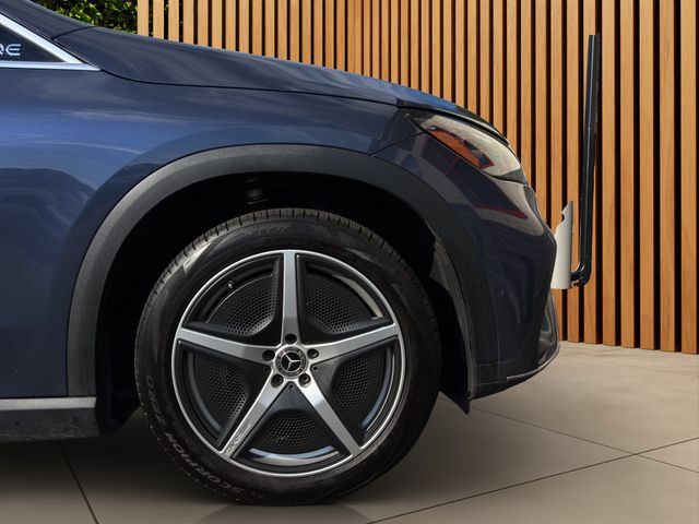 Used 2023 Mercedes-Benz EQE 500 4MATIC SUV w/ Exclusive Trim Package image 18