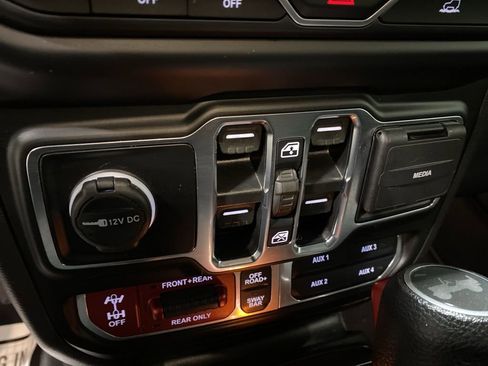 Used 2023 Jeep Wrangler Unlimited Rubicon w/ LED Lighting Group image 29